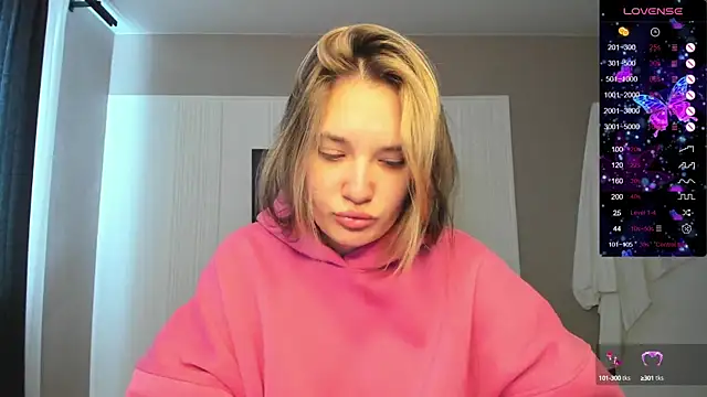 Holly Molii online show from September 2025 02:11:01 AM