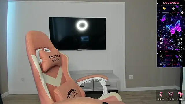 Holly Molii online show from September 2025 02:24:01 AM