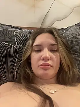 Holly Molii online show from March 2026 04:51:02 AM