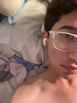 Snapshot of Gomezs-04 chatting on March 2025 06:52:02 AM Gomezs-04 online show from March 2025 06:52:02 AM