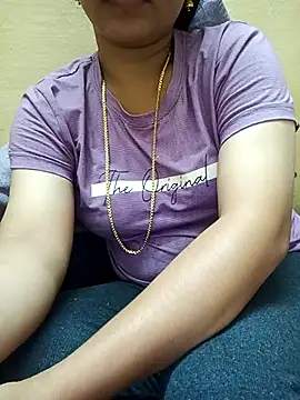 Snapshot of yourtamilcouple chatting on September 2025 12:28:01 PM yourtamilcouple online show from September 2025 12:28:01 PM