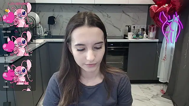 Alice Weiss online show from November 2025 11:45:01 AM