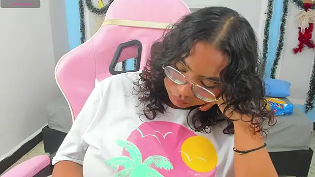 Snapshot of im_angels77 chatting on January 2025 06:36:01 AM im angels77 online show from January 2025 06:36:01 AM