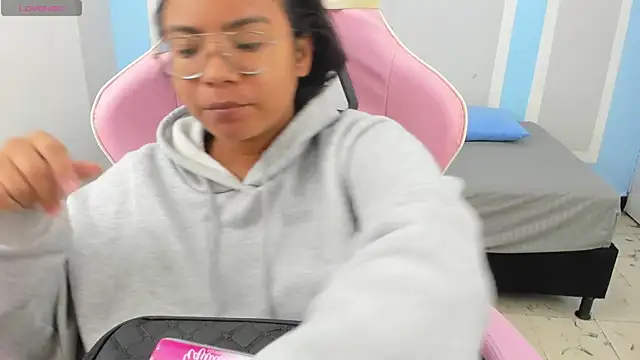 Snapshot of im_angels77 chatting on January 2025 03:12:02 AM im angels77 online show from January 2025 03:12:02 AM