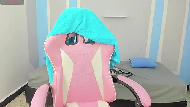 Snapshot of im_angels77 chatting on January 2025 04:07:01 AM im angels77 online show from January 2025 04:07:01 AM