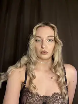 Snapshot of Alisa_Rise chatting on January 2025 09:14:02 PM Alisa Rise online show from January 2025 09:14:02 PM