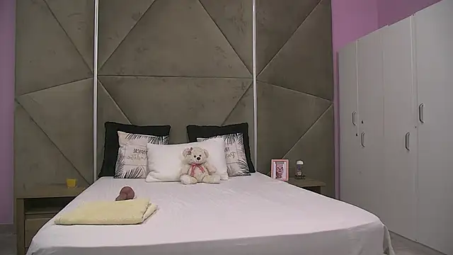 ElyzaIbarra online show from September 2025 05:20:01 AM