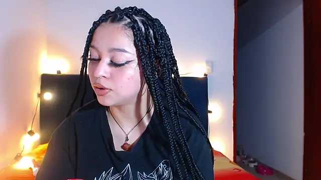 Snapshot of Bitsy_Messy chatting on July 2026 11:22:02 PM Bitsy Messy online show from July 2026 11:22:02 PM
