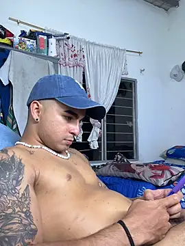 cJuan111 online show from September 2025 04:48:02 AM