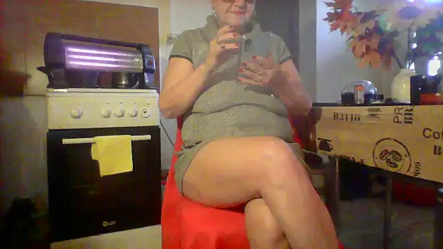 Snapshot of Ely_Elenita chatting on February 2026 07:40:01 AM Ely Elenita online show from February 2026 07:40:01 AM