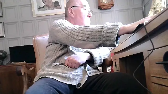 Adamdaddybear online show from March 2025 01:40:02 PM