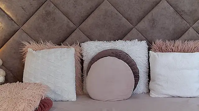 JaquelineM online show from February 2025 10:37:02 AM