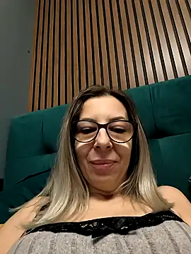 Snapshot of SukyGirl chatting on December 2024 09:11:02 AM SukyGirl online show from December 2024 09:11:02 AM