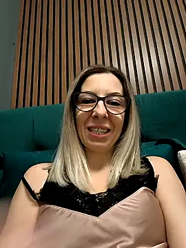 Snapshot of SukyGirl chatting on December 2024 12:34:02 PM SukyGirl online show from December 2024 12:34:02 PM