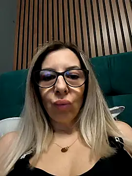 Snapshot of SukyGirl chatting on January 2025 02:40:02 PM SukyGirl online show from January 2025 02:40:02 PM
