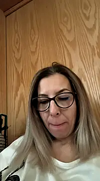 Snapshot of SukyGirl chatting on January 2025 08:16:02 AM SukyGirl online show from January 2025 08:16:02 AM