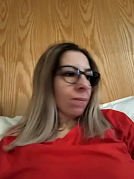 Snapshot of SukyGirl chatting on January 2025 12:41:01 PM SukyGirl online show from January 2025 12:41:01 PM