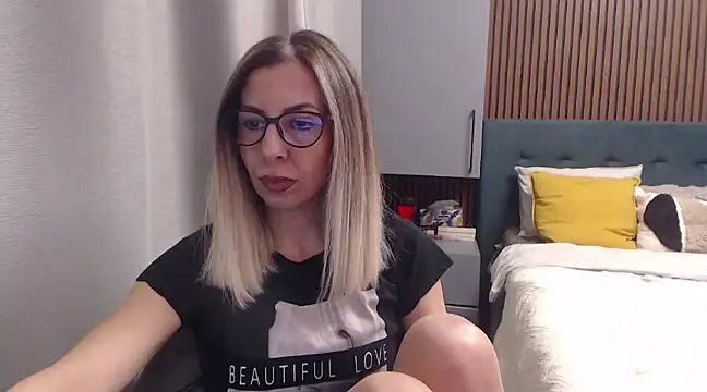 Snapshot of SukyGirl chatting on January 2025 07:58:02 PM SukyGirl online show from January 2025 07:58:02 PM