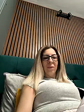 Snapshot of SukyGirl chatting on January 2025 04:30:02 AM SukyGirl online show from January 2025 04:30:02 AM