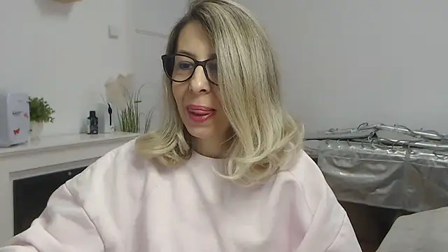 Snapshot of SukyGirl chatting on February 2025 09:36:02 AM SukyGirl online show from February 2025 09:36:02 AM