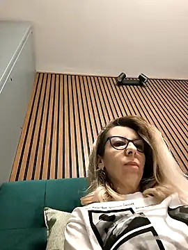 Snapshot of SukyGirl chatting on February 2025 06:22:01 AM SukyGirl online show from February 2025 06:22:01 AM