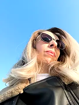 Snapshot of SukyGirl chatting on February 2025 02:22:02 PM SukyGirl online show from February 2025 02:22:02 PM