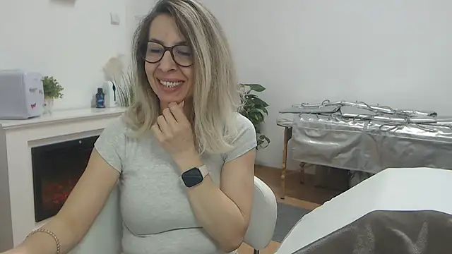 Snapshot of SukyGirl chatting on March 2025 09:07:01 AM SukyGirl online show from March 2025 09:07:01 AM