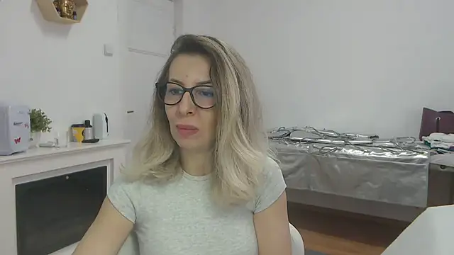 Snapshot of SukyGirl chatting on March 2025 08:54:02 AM SukyGirl online show from March 2025 08:54:02 AM