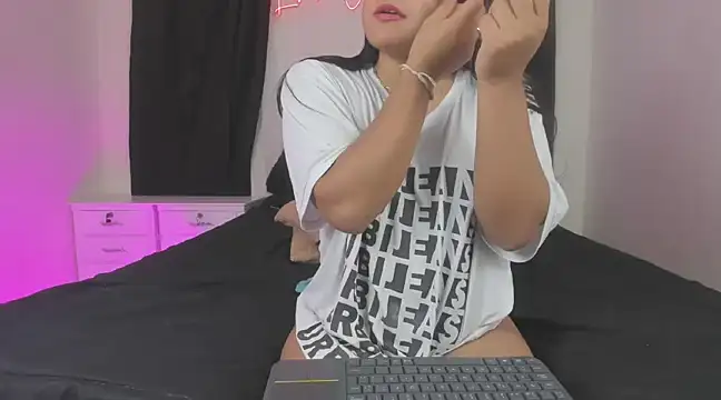 Snapshot of lindacastro02 chatting on March 2025 12:16:01 AM lindacastro02 online show from March 2025 12:16:01 AM