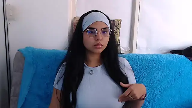 Miapeyton online show from September 2025 07:59:01 PM