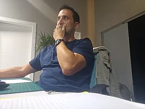 Lucas   81 online show from October 2025 07:27:02 PM