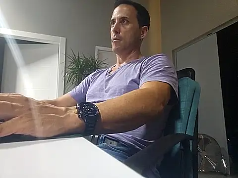 Lucas   81 online show from October 2025 07:25:01 PM