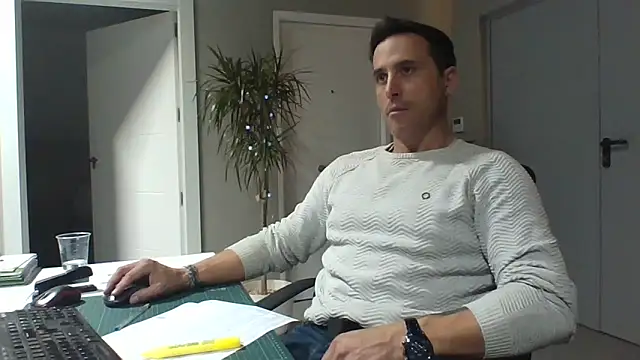 Lucas   81 online show from December 2025 07:20:02 PM