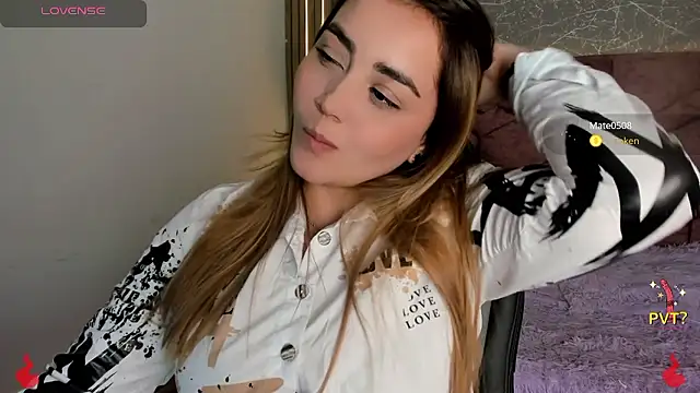 Lucia star   online show from December 2024 07:17:01 PM