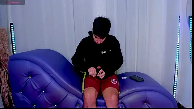 Yourslust  online show from November 2025 01:21:02 PM