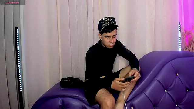 Yourslust  online show from March 2026 01:51:03 PM