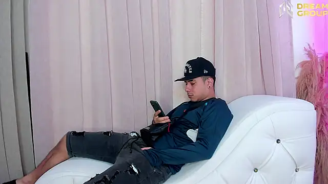 Yourslust  online show from April 2026 02:28:02 PM