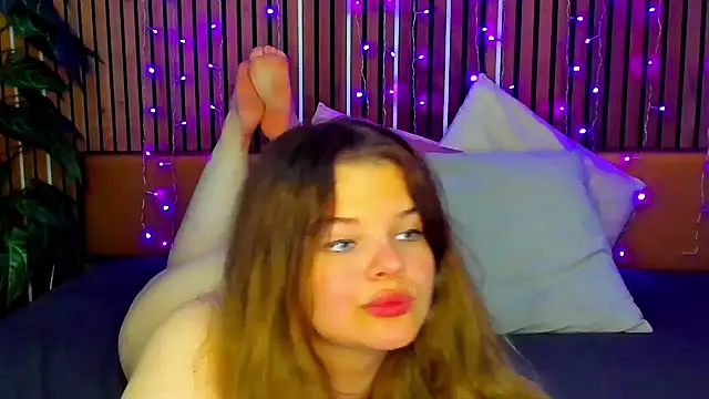 LittleNicole69 online show from June 2026 08:12:02 AM