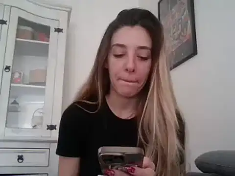 Snapshot of MissBella131 chatting on December 2024 11:07:02 AM MissBella131 online show from December 2024 11:07:02 AM