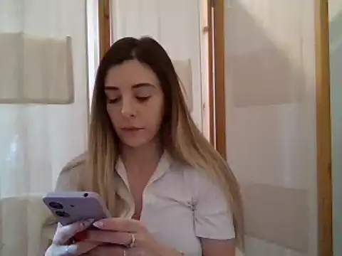 Snapshot of MissBella131 chatting on February 2025 12:06:01 PM MissBella131 online show from February 2025 12:06:01 PM