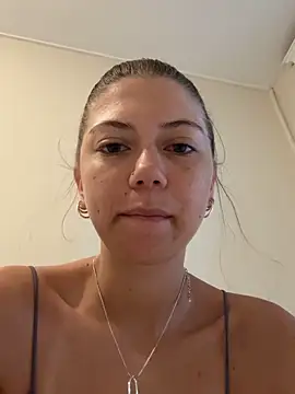 Snapshot of emilycoco chatting on June 2026 08:33:02 PM emilycoco online show from June 2026 08:33:02 PM