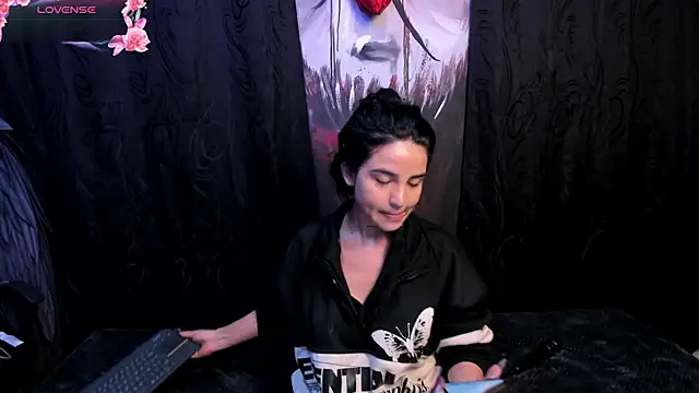 Snapshot of Kylie-fox chatting on September 2025 12:03:02 AM Kylie-fox online show from September 2025 12:03:02 AM