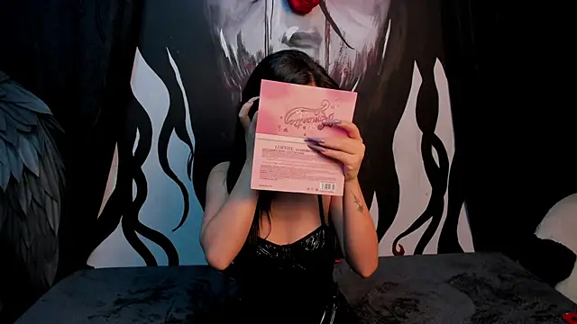 Snapshot of Kylie-fox chatting on November 2025 12:55:01 AM Kylie-fox online show from November 2025 12:55:01 AM