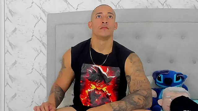 luigiferrara online show from October 2025 09:41:01 PM