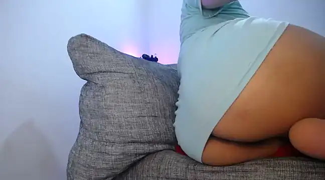 Snapshot of Sophia_dirty31 chatting on February 2025 10:37:02 PM Sophia dirty31 online show from February 2025 10:37:02 PM