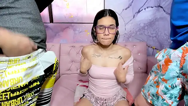 Snapshot of Living_room chatting on February 2025 03:18:02 PM Living room online show from February 2025 03:18:02 PM