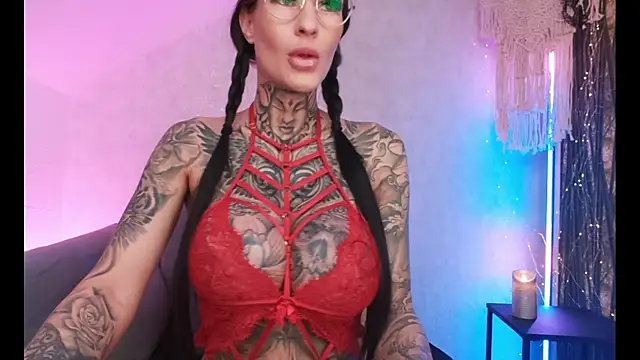 Snapshot of MeganWitch chatting on January 2025 06:14:02 PM MeganWitch online show from January 2025 06:14:02 PM