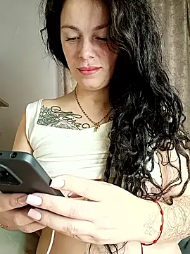 Lola Hale online show from October 2025 06:24:02 AM