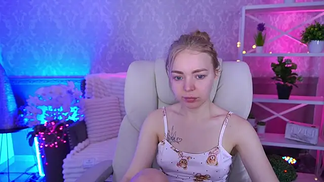 EmilySunshineS online show from February 2026 07:15:01 AM