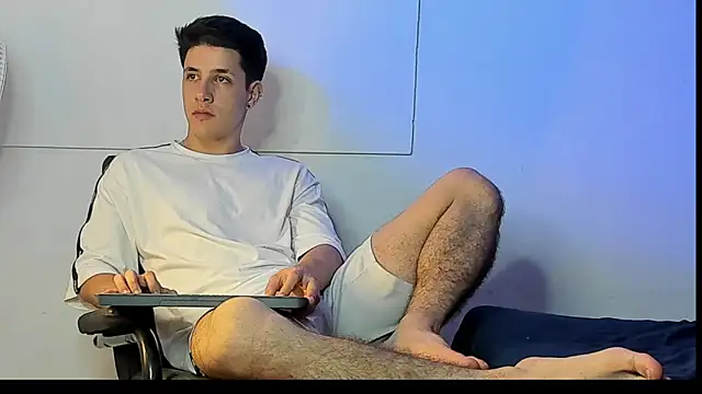 Snapshot of Adan_rivas_ chatting on March 2025 02:06:02 AM Adan rivas online show from March 2025 02:06:02 AM